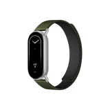 Армейский зеленый и черный.