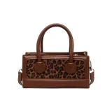 Коричневый