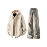 Абрикосовый топ + желтые грязные штаны