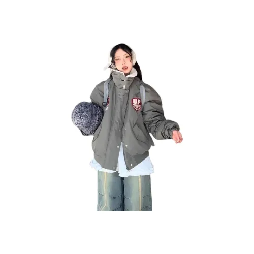 REMOULD Армейский зеленый Женские пуховики