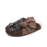 Темно-коричневый (Белая шерсть овцы)