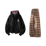 Чёрный топ + кофейные штаны