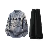 Серый свитер + черные джинсы