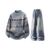 Серый свитер + синие джинсы