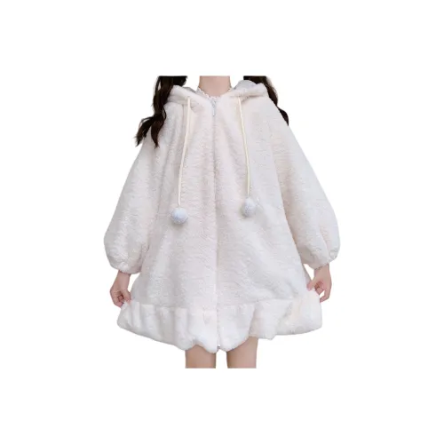 Yishi A традиционный китайский термин для пары брошей носимых женщинами часто изготовленных из нефрита и бархата с чувством пальто женское