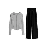 Серое пальто, двухкомпонентный комплект (черные штаны)