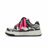 Black (Розовые шнурки)