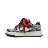 Black (Red and Black Laces)  
Черный (Красные и Черные шнурки)