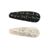 Один черный, один белый