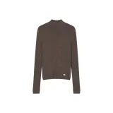 Коричневый