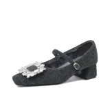 Серый лепесток ромба