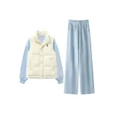 Синий свитшот + экрю жилет + синие штаны