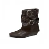 Коричневый