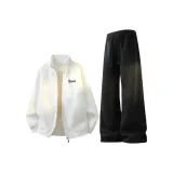 Белый свитшот + черные спортивные штаны