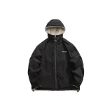 Призрачно черный