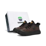 Коричневый