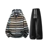 Темно-серый свитер + черные спортивные брюки (с флисовой подкладкой)