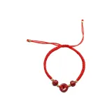 Браслет-шнурок с застежкой из циша (фиолетовой глины) в спокойном стиле с красным шнуром