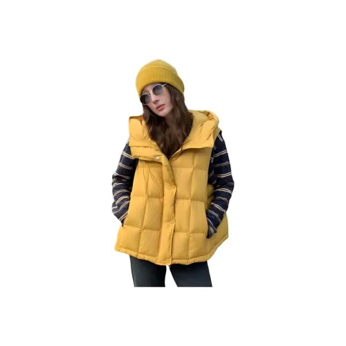 NANING9 Пуховики Имбирно-желтого цвета