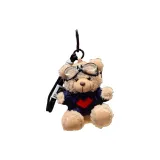 Пилот, бурый медведь, черный топ, красный, сердце