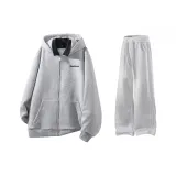 Светло-серый свитшот + белые тренировочные штаны [Логотип бренда]