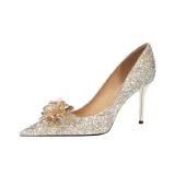 Светло-золотой