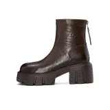 Коричневый