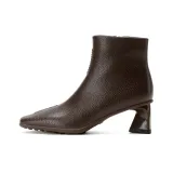 Коричневый