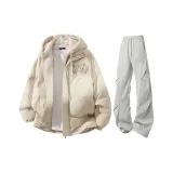 Светлый абрикос + светло-серые штаны