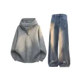 Серый свитер + винтажные синие штаны