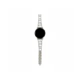 Четырехлистный клевер, полностью покрытый горным хрусталем, серебряная цепочка, белый