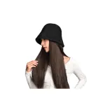 Черная посуда, шляпа, длинные прямые волосы, каштаново-коричневый