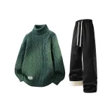 Зеленый свитер + черные штаны с флисовой подкладкой