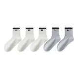 5 пар (3 белых + 2 светло-серых)