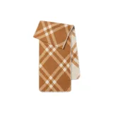 Коричнево-белый