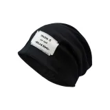 Белая ткань, этикетка, свободная шапка-бини, черная