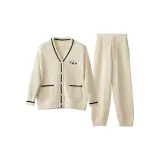 Миндально-желтый