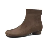 Коричневый