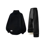 Черный свитер с флисовой подкладкой + черные штаны с флисовой подкладкой