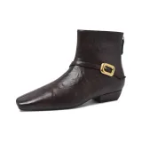 Коричневый