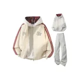 Абрикос + Светло-серые штаны + Бело-серый свитшот с фотинией