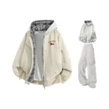 Светлый хаки + Светлый фотиния серый свитшот + Светло-серые штаны