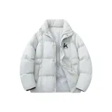 Светлый гороховый зеленый.