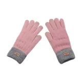 Розовая перчатка