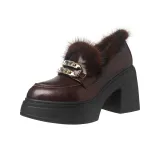 Красно-коричневый