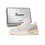 Молочно-белый