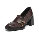 Коричневый