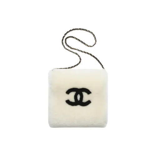 Chanel COCO NEIGE серия Двойной Sided овчина с овчиной Сумки через плечо Женские Молочный белый и Черный