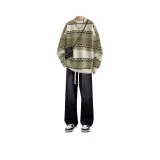 [Двухкомпонентный комплект] Зеленый свитер с полосами + черные джинсы