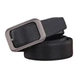 Черная кожа с серой пряжкой